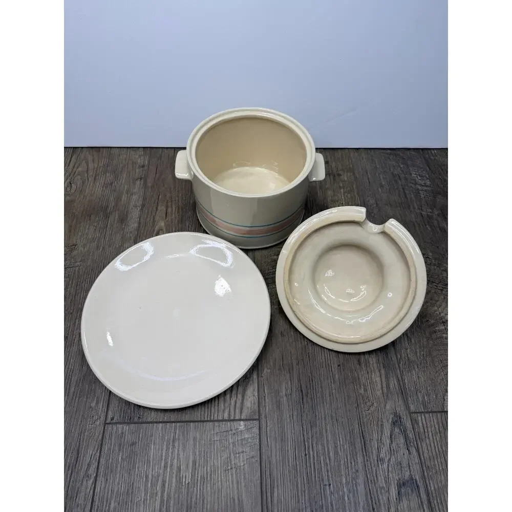 Nelson McCoy Pottery Company this vintage